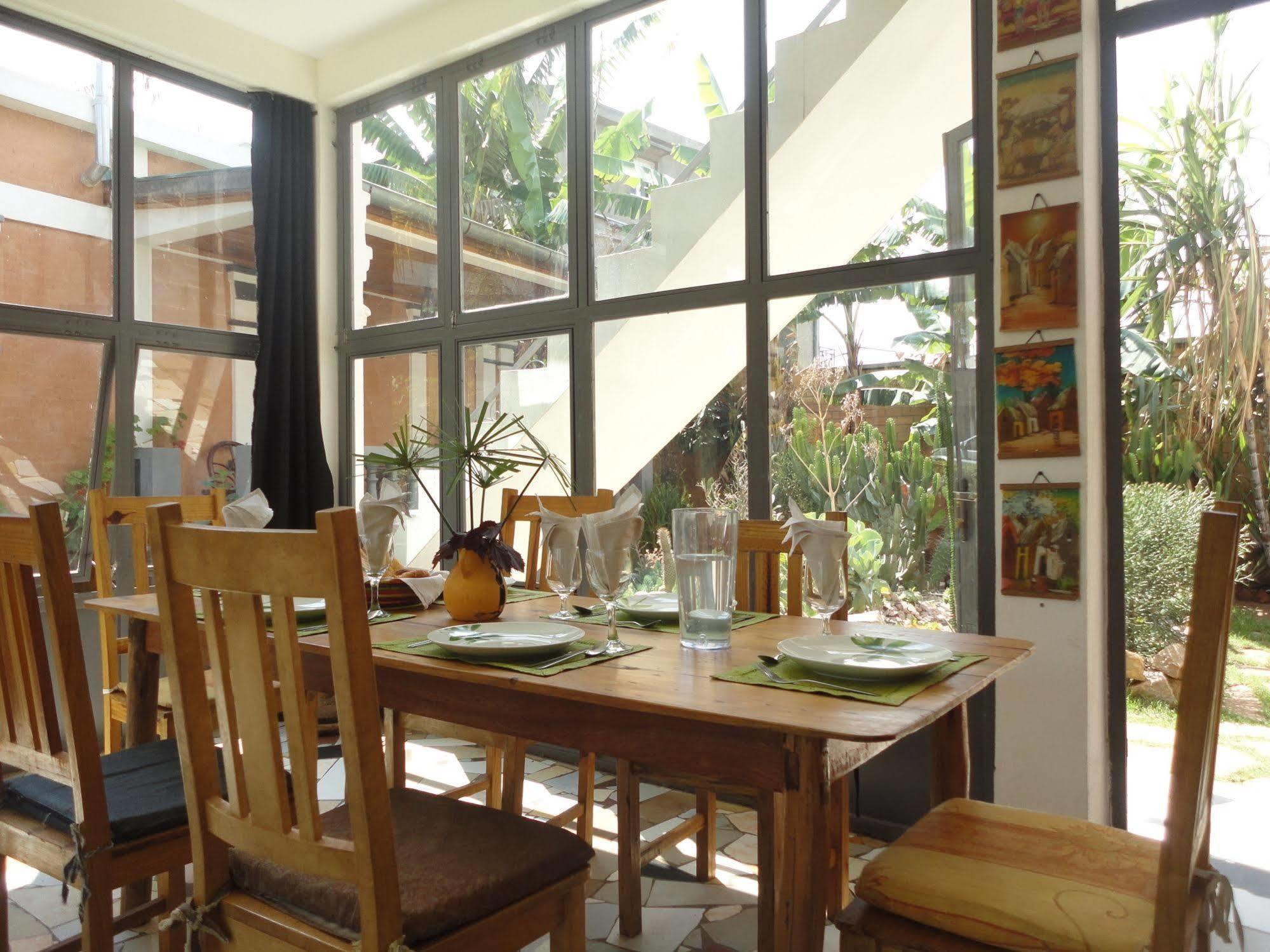 Meva Guesthouse Antananarivo Exterior photo